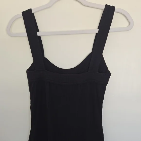 Elegant Black Sleeveless Dress - Picture 4 of 4